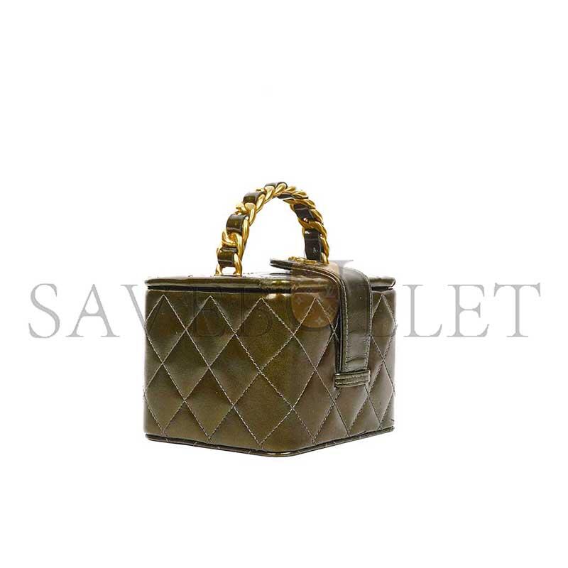 CHANEL MINI CC VANITY CASE OLIVE GREEN IRIDESCENT QUILTED PATENT LEATHER A2227 (11*9.5*8.5cm)